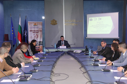 Заместник-министър Георг Георгиев представи пред студенти възможностите на Българската дипломатическа служба